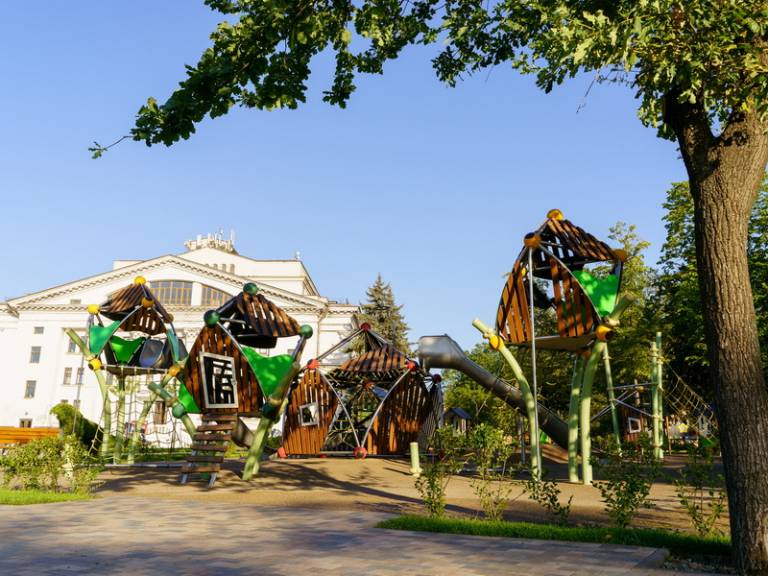 ігровий майданчик фото